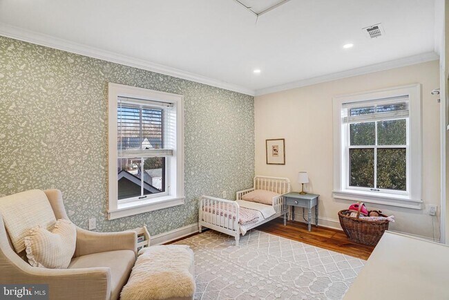 Building Photo - 7153 Main St