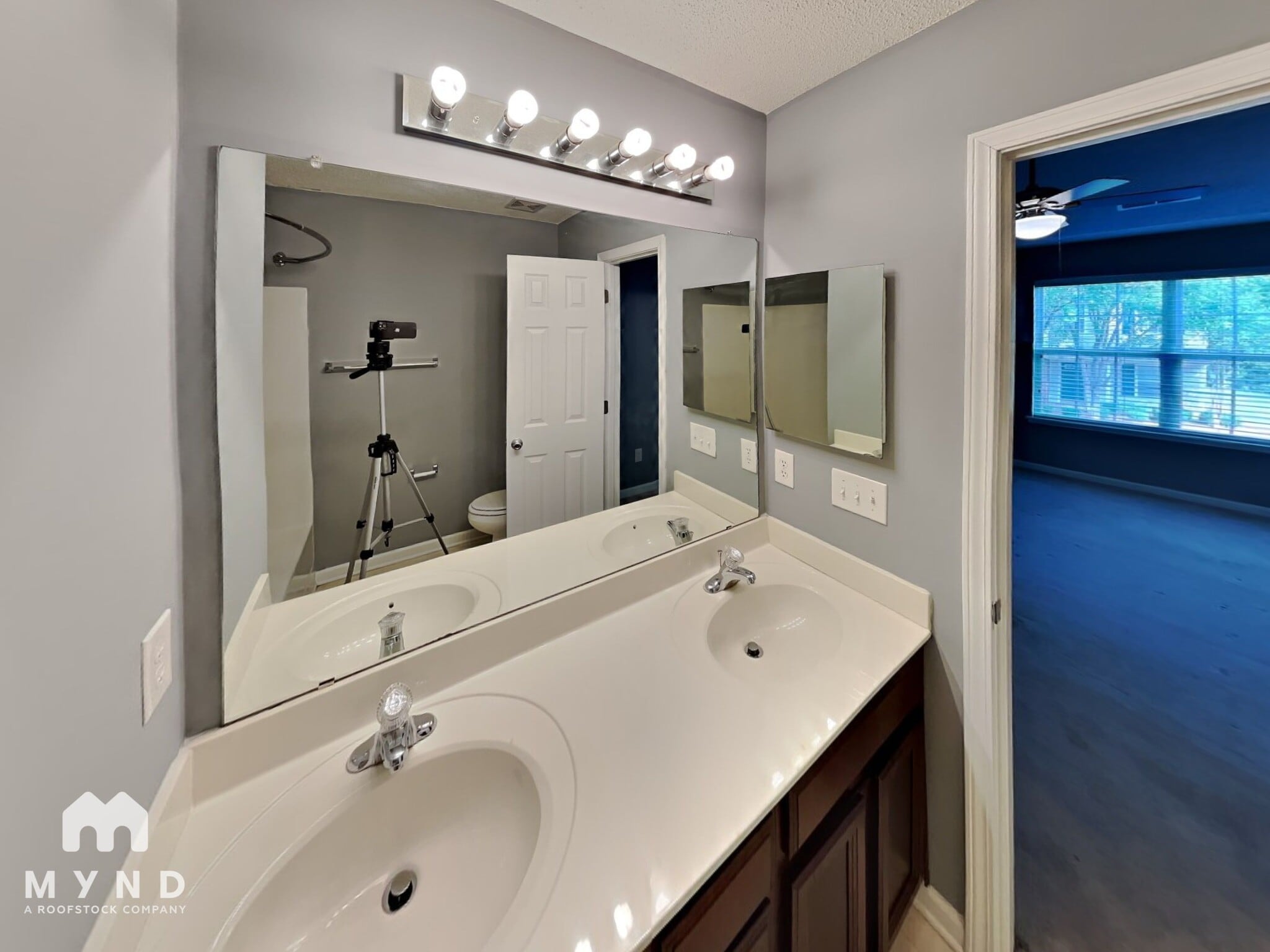 Building Photo - 16724 Timber Crossing Rd