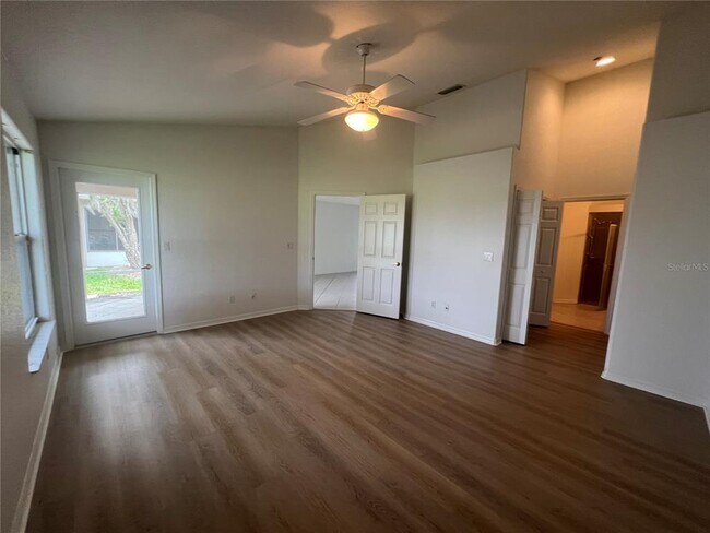 Building Photo - 4396 Fairway Dr