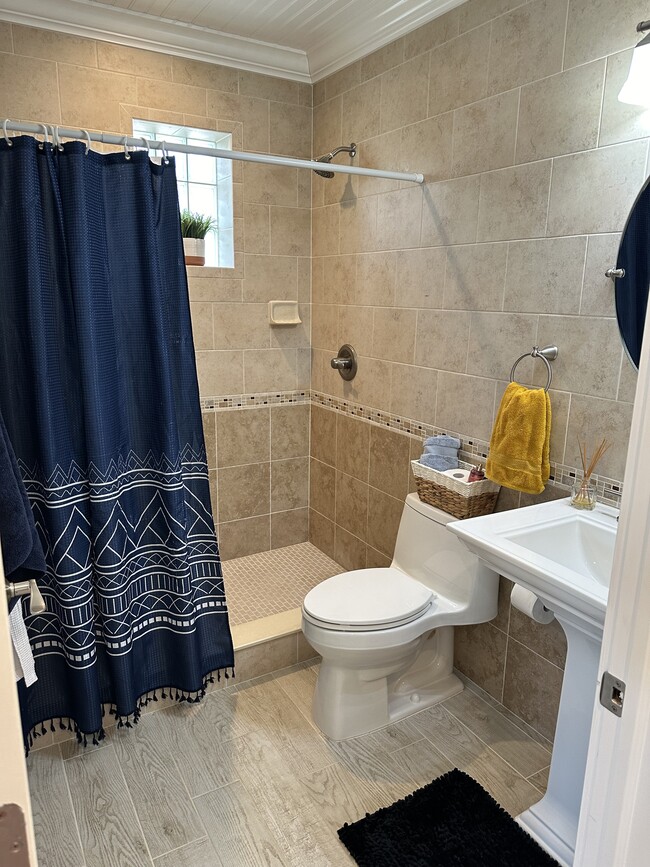 Building Photo - 112 Parker Dr