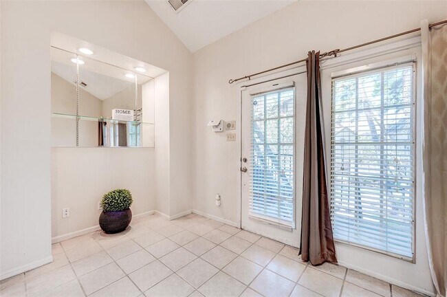 Building Photo - 16800 Sugar Pine Dr