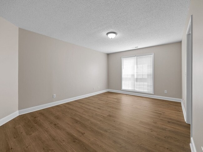 Building Photo - Newly Renovated 2BR, 2 BA in Greer SC