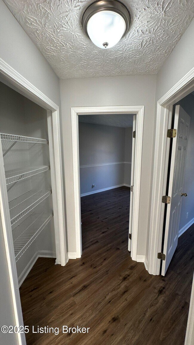 Building Photo - 3905 Handley Ave