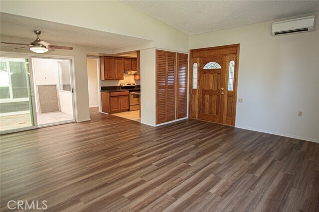 Building Photo - 594 Avenida Majorca