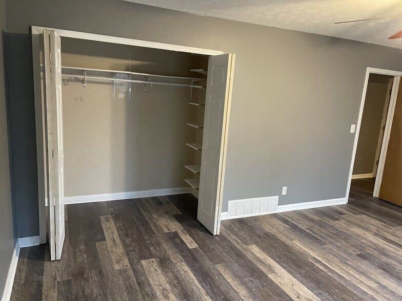 Building Photo - 3533 Dorwil Ct