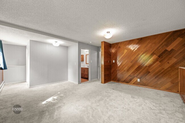 Building Photo - Bright Anchorage Home in Prime Location