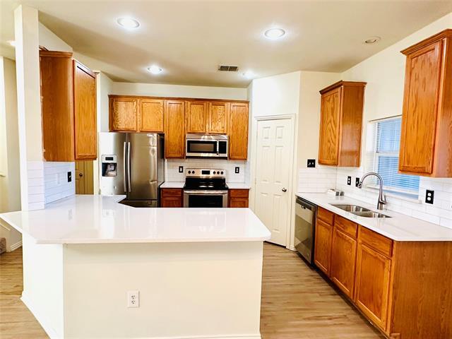 Building Photo - 10410 Cedar Lake Dr