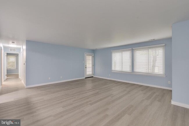 Building Photo - 1929 The Woods II