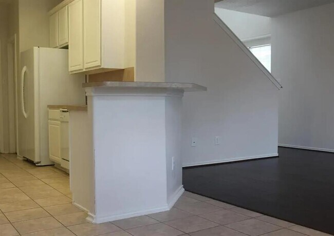 Building Photo - 13047 Peppergate Ln