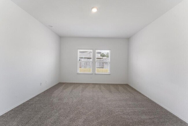 Building Photo - 14678 Cyn Pnes Ln