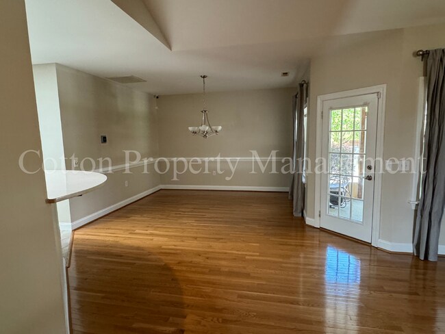 Building Photo - 7824 Sanderling Pl