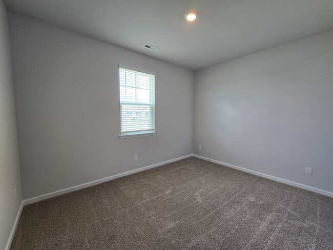Building Photo - 77 Bonaparte St