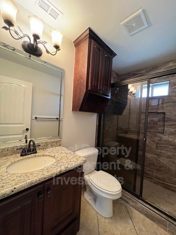 Building Photo - 2301 N 46th St