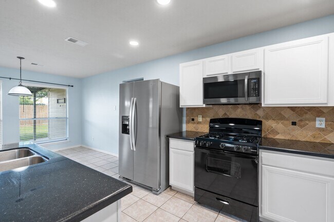 Building Photo - 22730 Tara Way Dr