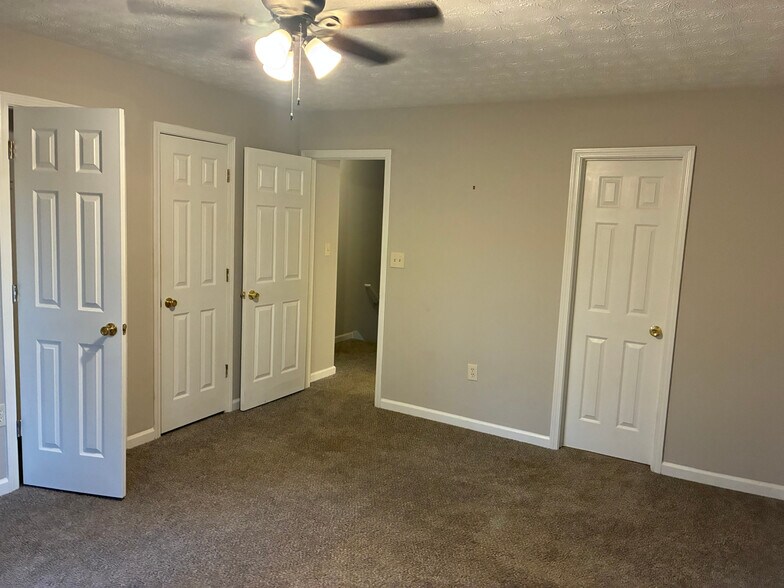 Building Photo - Room in Townhome on Wellington Chase Ct