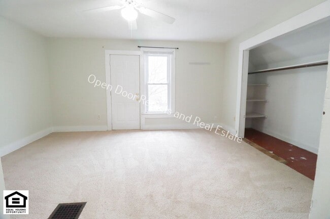 Building Photo - 725 Huffman St