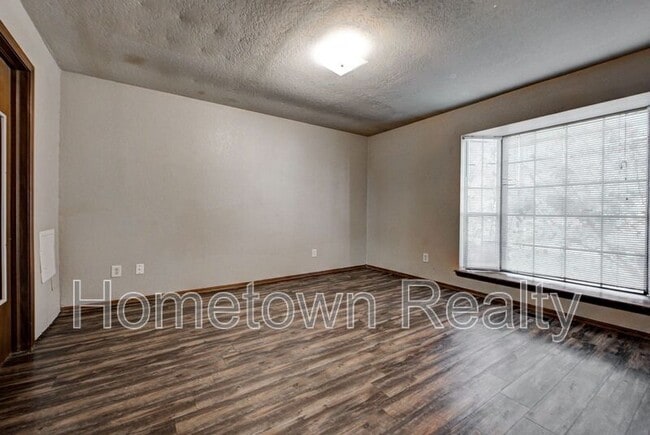 Building Photo - 432 NE 115th St