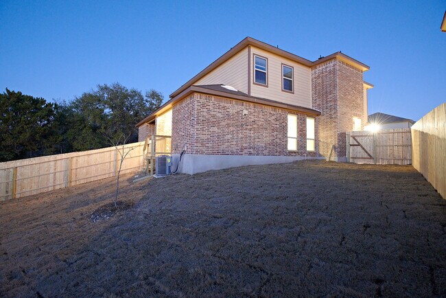 Building Photo - 7122 Faith Wy