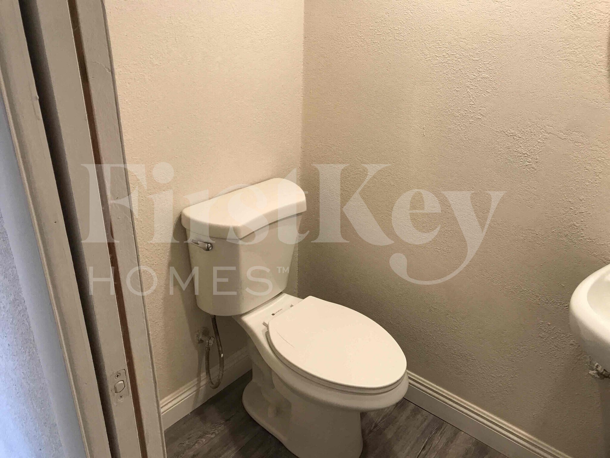 Building Photo - 7427 E McKinley St