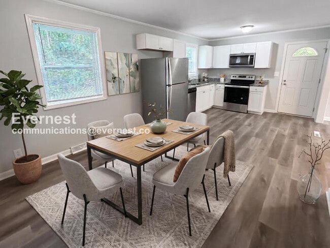 Building Photo - 2741 Mary Ave