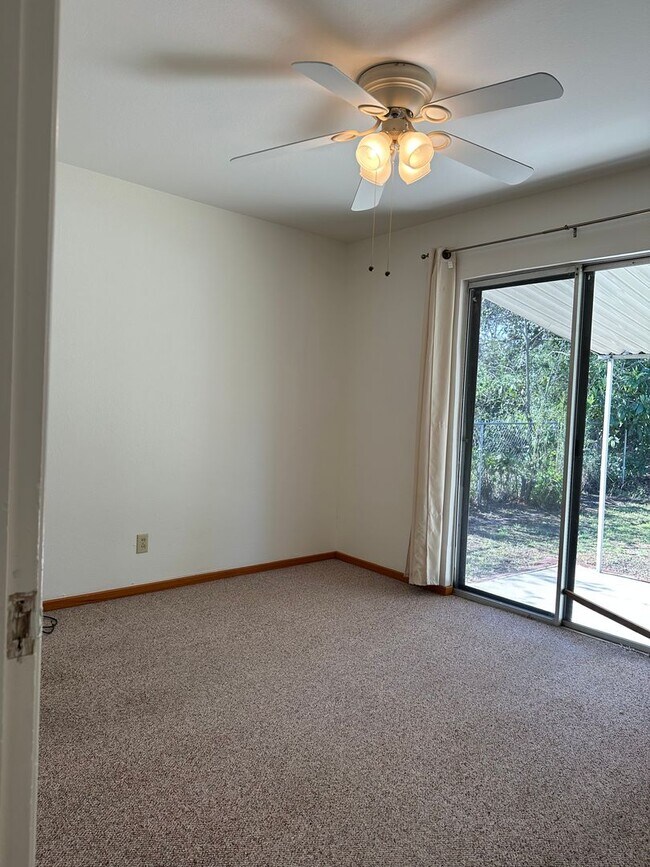 Building Photo - New listing! Beautifully maintained home in convenient location