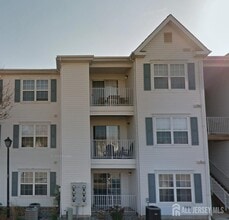 Building Photo - 1225 Waterford Dr