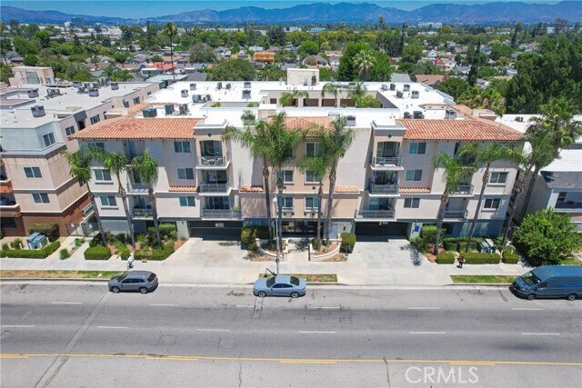 Building Photo - 13941 Sherman Way