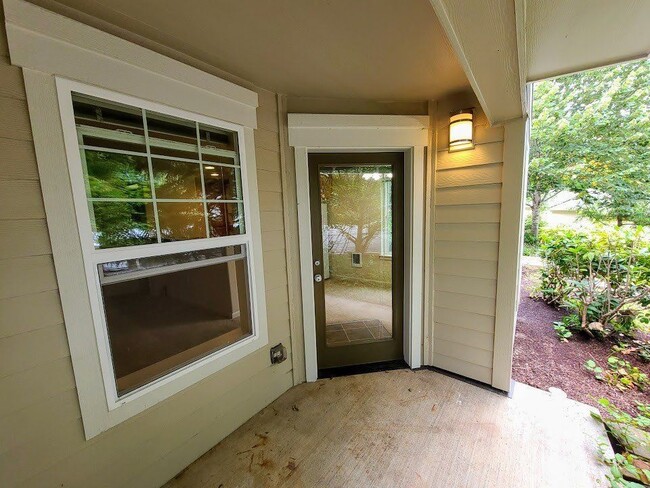 Building Photo - 6298 SW Grand Oaks Dr