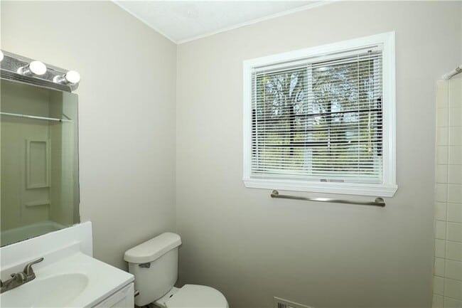 Building Photo - 107 Inverness Dr