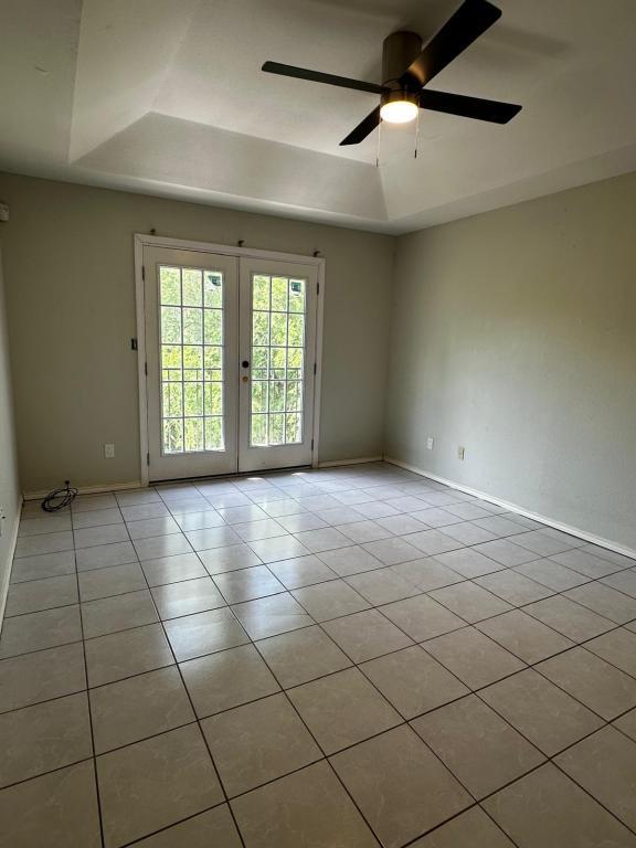 Building Photo - 1802 Oasis Dr