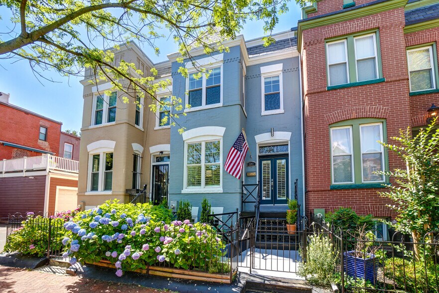 Building Photo - 1241 G St NE