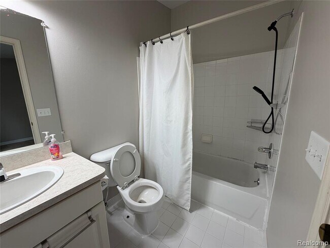 Building Photo - 758 Sandalwood Dr
