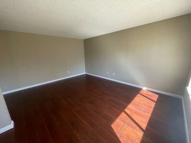 Building Photo - Single story located in East Modesto neigh...