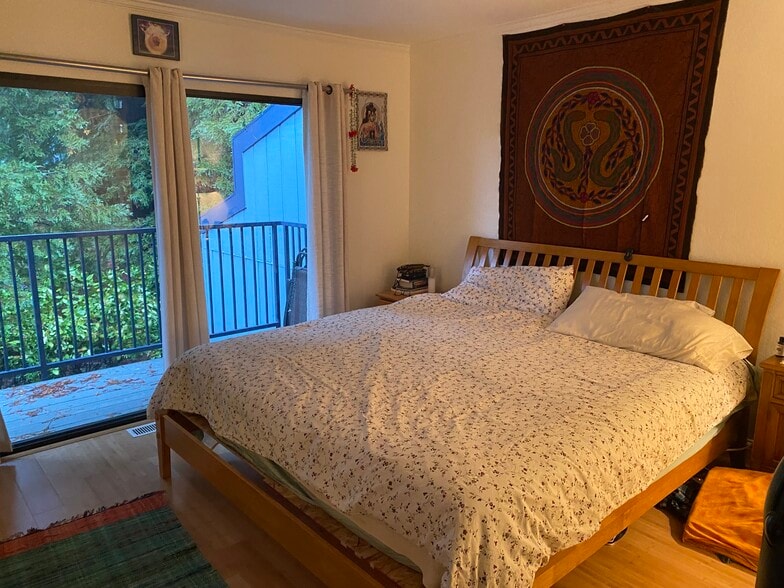 Bedroom 1 - 17 Deuce Ct