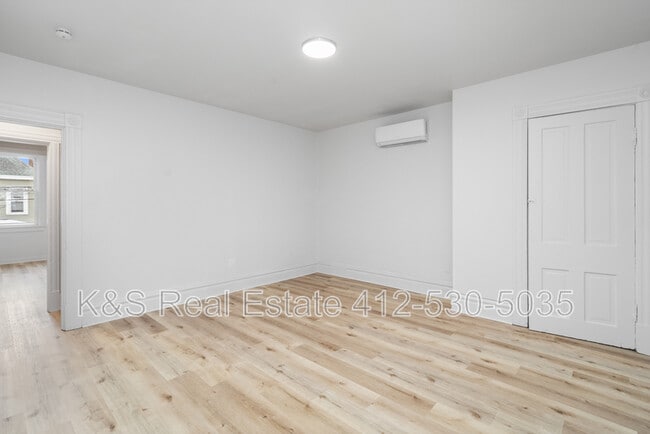 Building Photo - 2321 Spring St