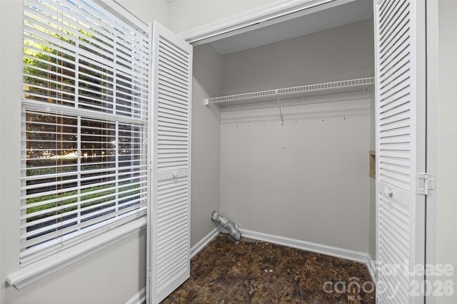 Building Photo - 2920 Iron Gate Ln
