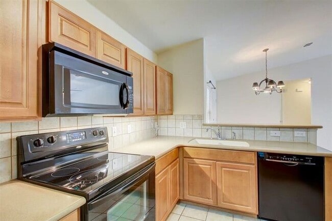 Building Photo - Amazing 3bed 2 Bath 2 Car Garage in Marble Leaf Addn Edmond OK