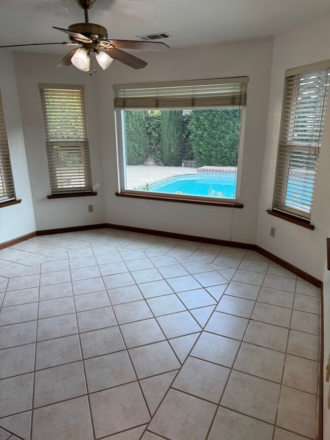 Building Photo - 2119 St Anton Dr