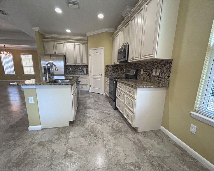 Building Photo - 3 Wilden Pl