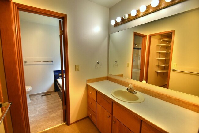 Building Photo - 3bd/2ba Woodinville Home