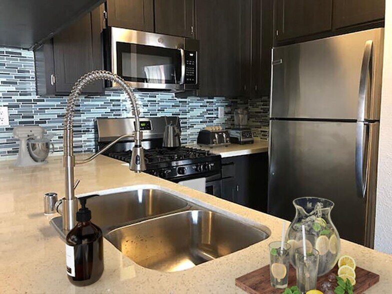 Primary Photo - Blix32 Apartments