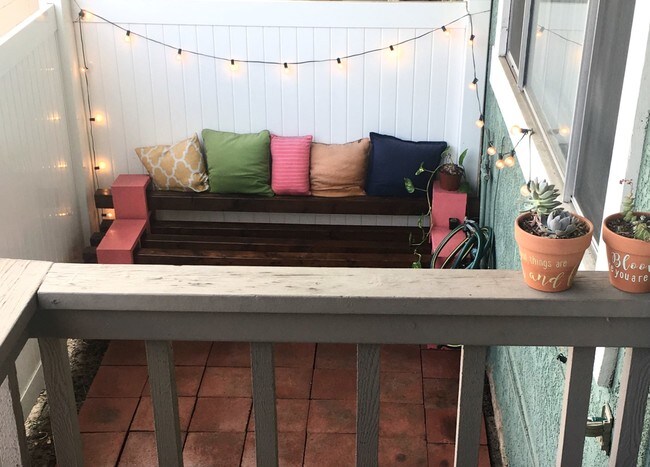 Building Photo - 9218 Palm St