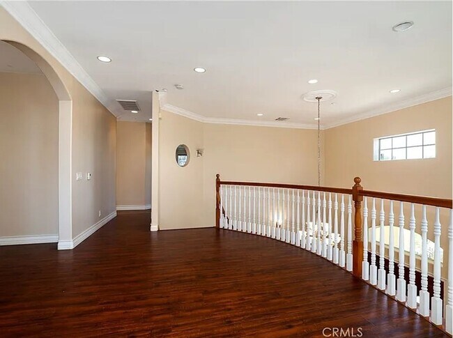 Building Photo - 227 Florence Ave