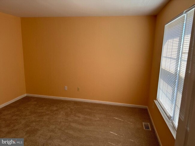 Building Photo - 132 Rosie Dr