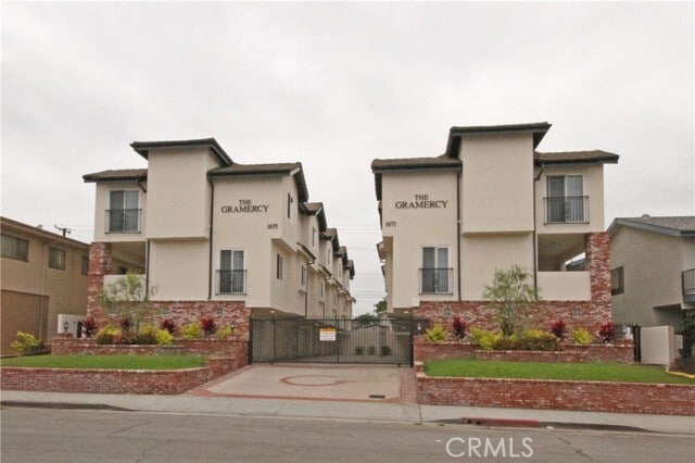 Primary Photo - 1675 Gramercy Ave