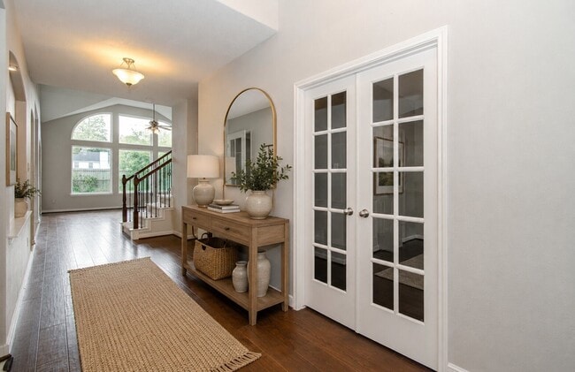 Building Photo - 302 Trillium Dr