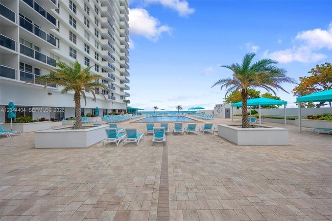 Building Photo - 3725 S Ocean Dr