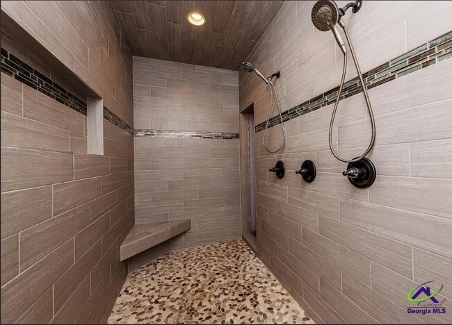 Building Photo - 111 S Carmenville Dr