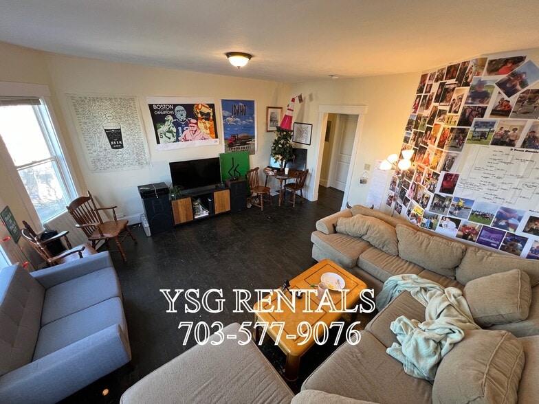 Building Photo - 4 Romar Ter