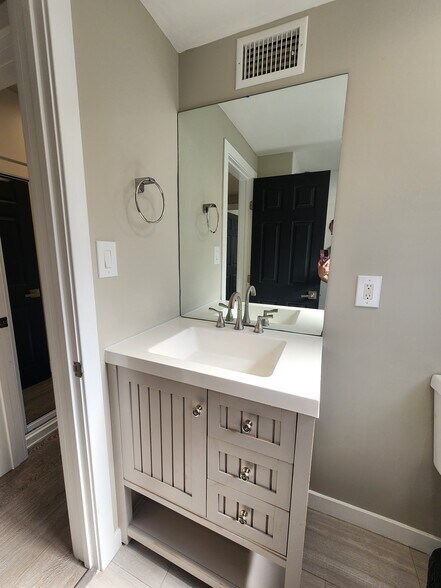 Building Photo - 17200 Willard St